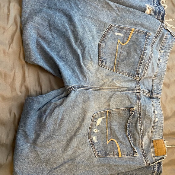 American Eagle ripped jeans - Picture 4 of 4